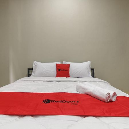 Reddoorz Near Puri Indah Mall 호텔 자카르타 외부 사진