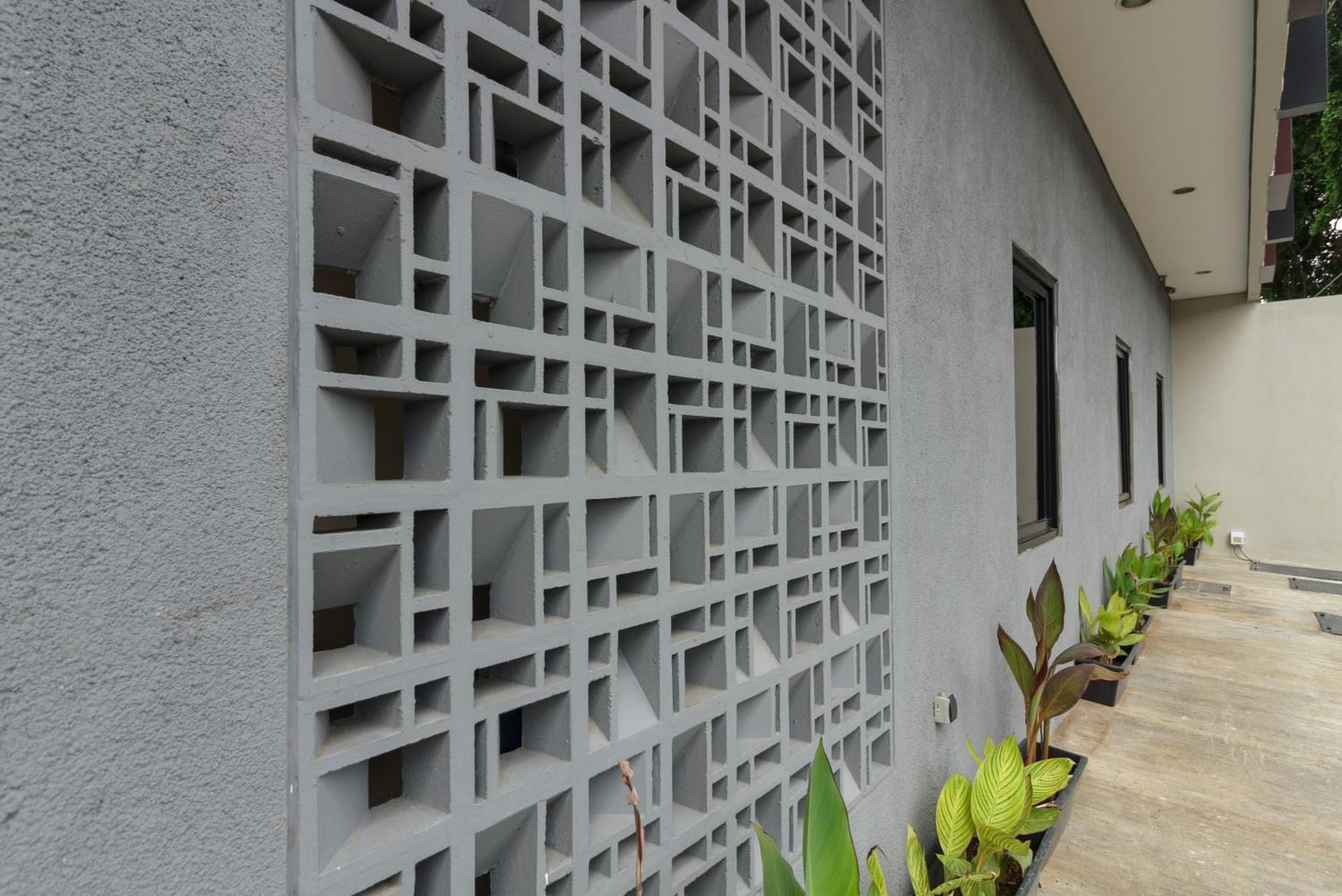 Reddoorz Near Puri Indah Mall 자카르타 외부 사진