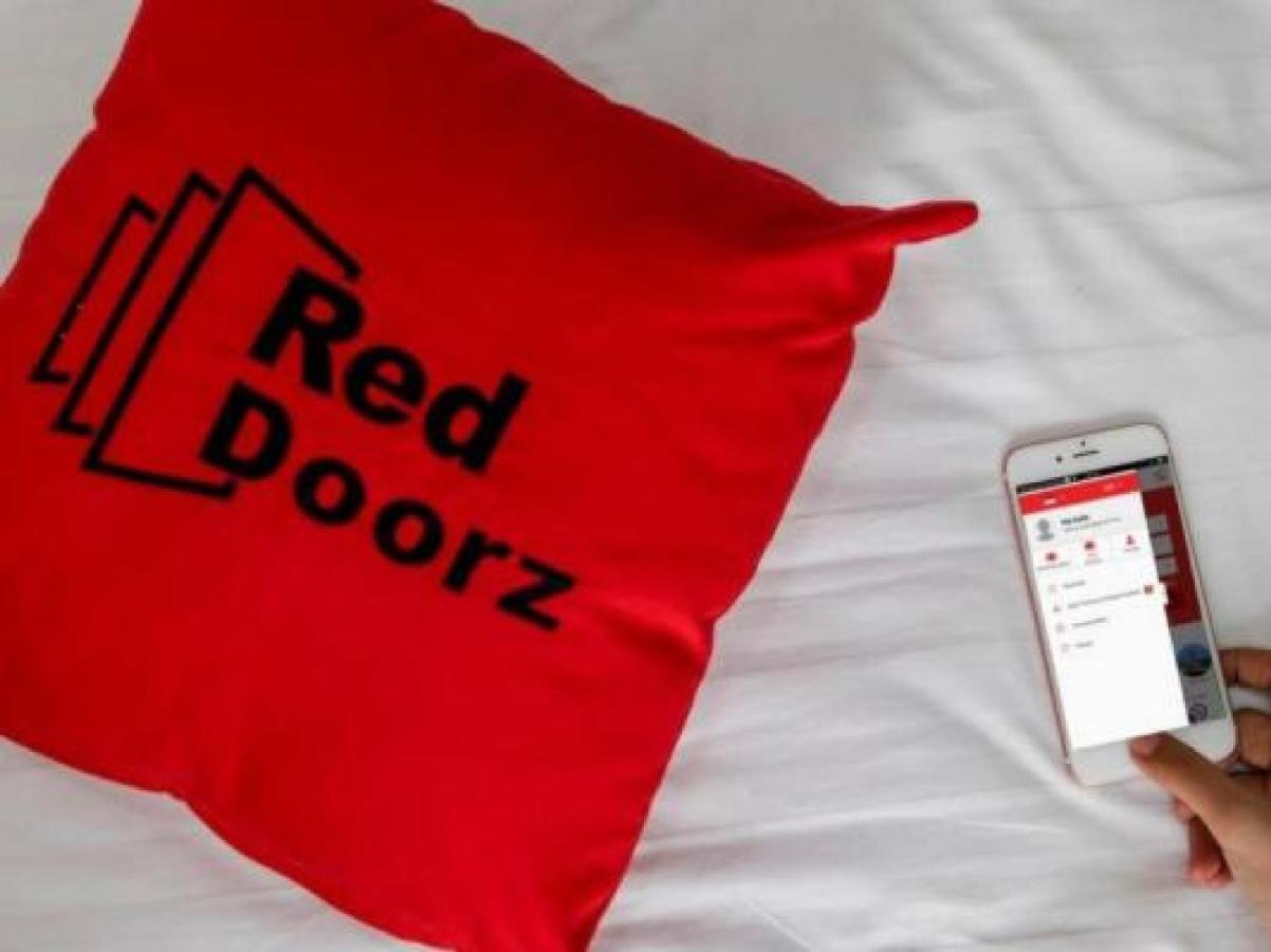 Reddoorz Near Puri Indah Mall 호텔 자카르타 외부 사진